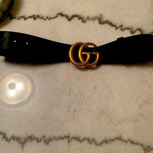 Women’s Gucci Belt size 70/0 original bag included